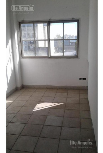 Imagen 8 de 17 de Cuatro Oficinas - Moron - Al Frente