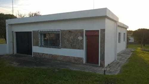 Imagen 2 de 12 de Casa En Venta De Dos Dormitorios A Metros De Plaza De Toros