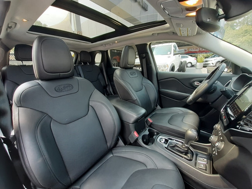 Imagen 10 de 15 de Jeep Cherokee Overland 2020