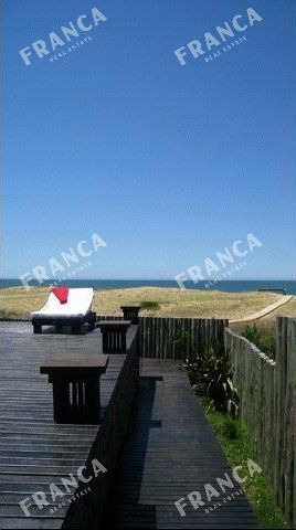 Casa Con Piscina En Santa Mónica, A Metros Del Mar. (ref: Fro-416)