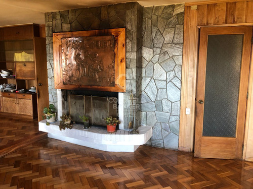 Gran Casa Con Ubicacion Privilegiada