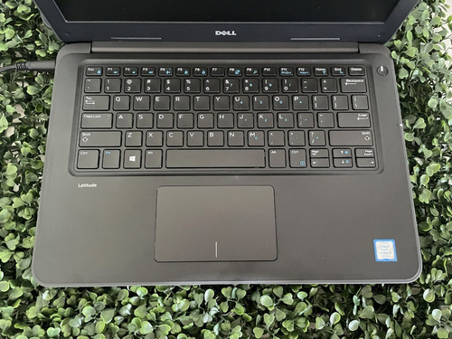 Laptop Dell Latitude 3380 Intel I5 2.5 Ghz 7ma Gen 8gb Ram (Reacondicionado)