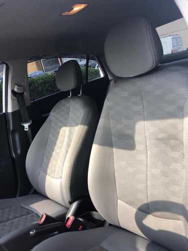 Imagem 8 de 10 de Hyundai Hb20s 2017 1.6 Comfort Plus Flex 4p