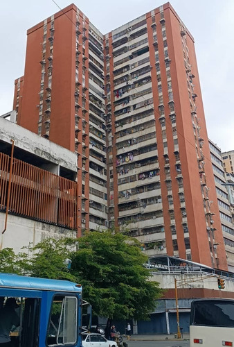 Apartamento En Venta , La Candelaria Con Puesto De Estacionamiento