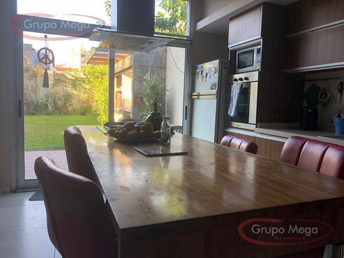 Imagen 7 de 25 de Espectacular Casa 4 Amb./garage 2 Autos/fondo Parque/3 Años Antiguedad