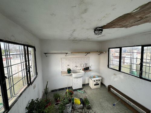 Venta Casa A Reciclar En Planta Alta Rosario - Echesortu