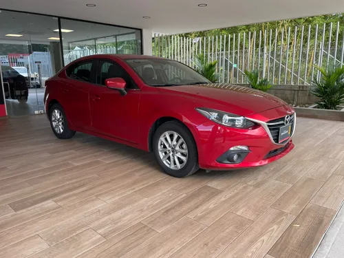 Mazda 3 2.0 Touring MT