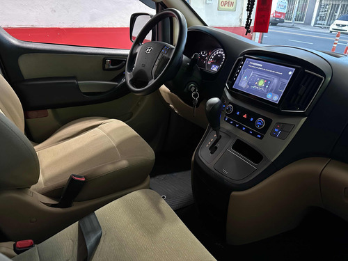 Imagen 20 de 20 de Hyundai H1 2017 2.5 Premium 1 170cv