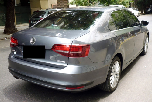 Imagen 15 de 25 de Volkswagen Vento 1.4 Highline Aut