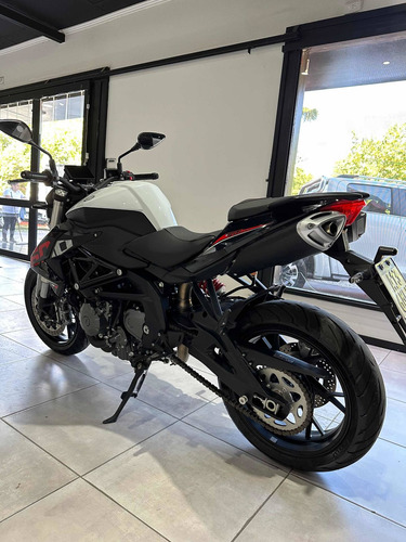 Imagen 5 de 17 de Benelli Tnt 600i