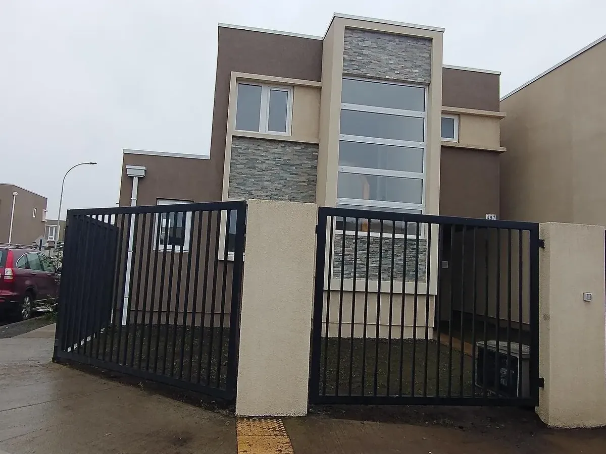 Imagen 2 de 9 de Casa Nueva Estilo Mediterráneo Sorvicenta Con Tres Vientos