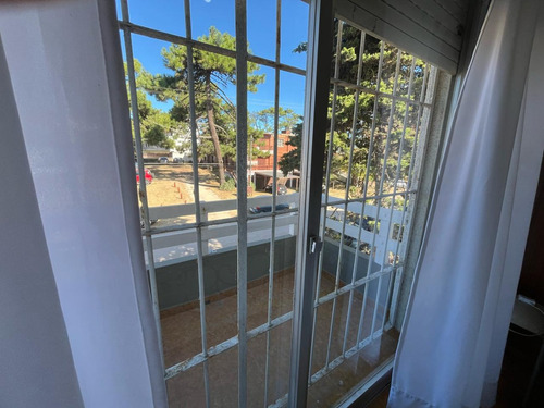 Magnifico Departamento Tres Ambientes Con Cochera Y Gas Natural A Metros Del Mar En Venta En Villa Gesell