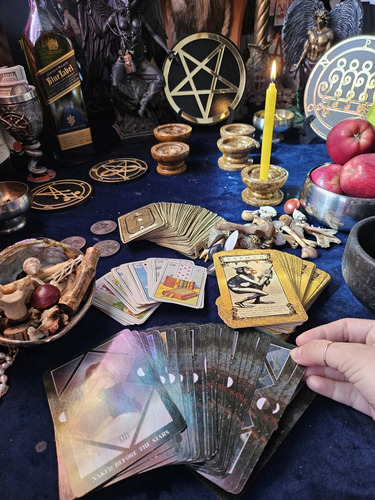 Consulta Com Ossos E Tarot