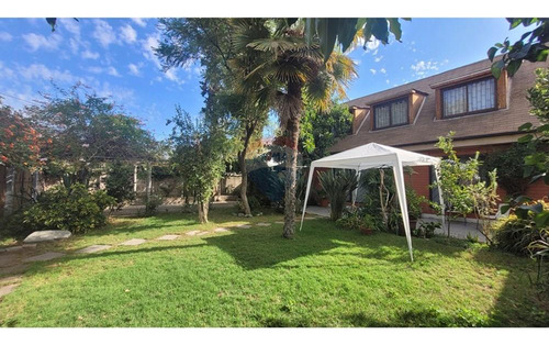 Se Vende Amplia Casa En La Comuna De Macul