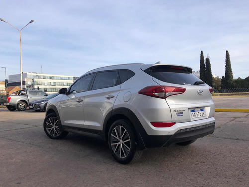 Imagen 5 de 18 de Hyundai Tucson 2016 2.0 Gl 6at 2wd