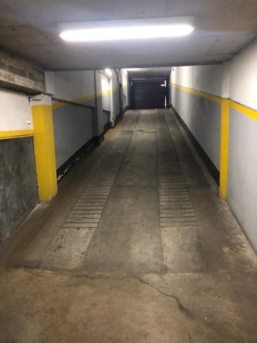 Imagen 4 de 7 de Garaje Fijo Frente A Plaza Gomensoro Macari Alquila