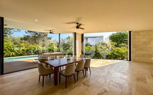 Casa En Venta En Mérida, Yucatán Country Club, Privada Oasis