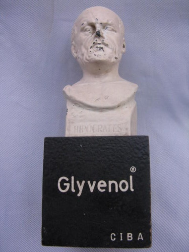 Publitanea: Escultura Hipocrate Publicidad Medicina Glyvenol