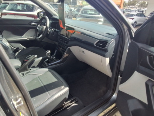Volkswagen T-Cross 1.4 250 TSI TOTAL FLEX HIGHLINE AUTOMÁTICO