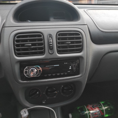Imagem 6 de 10 de Renault Clio 2001 1.6 16v Rn 5p