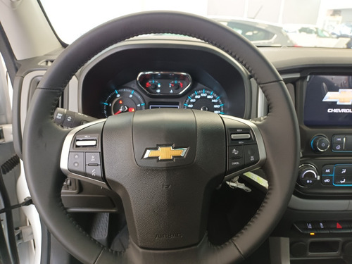 Imagen 18 de 23 de Chevrolet S10 4x4 At 2023 Mr
