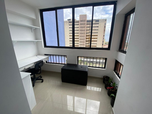 Apartamento En Venta En Cumboto Sur, Puerto Cabello. Inmobiliaria Maggi 2038