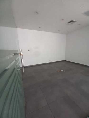 Local Comercial En Primer Nivel 300m2 Gazcue