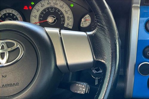 Toyota Fj Cruiser 3p Premium Aa Ee Ra Abs 4x4 At
