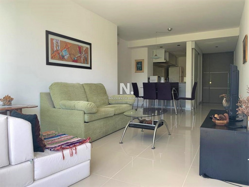 Moderno Apartamento De Dos Dormitorios En Venta - Punta Del Este-ref:4084