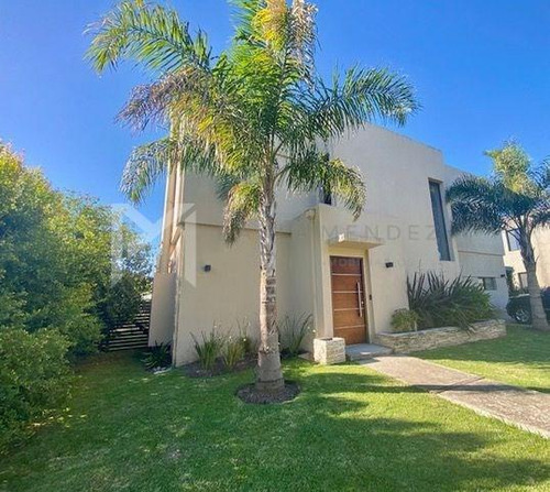 Casa En Venta 3 Dormitorios Apto Credito En Santa Catalina, Villanueva, Tigre
