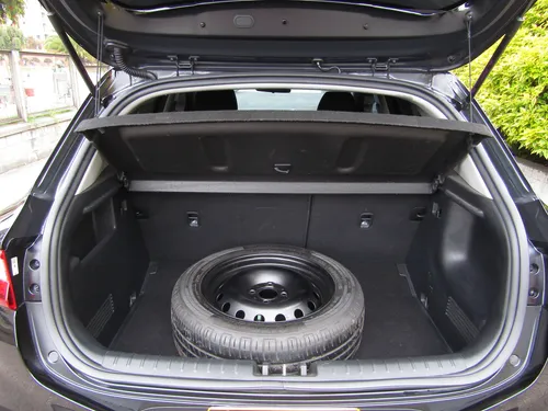 Kia Stonic 1.0 Zenith Hybrid MT