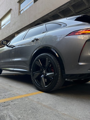 Jaguar F-pace Svr