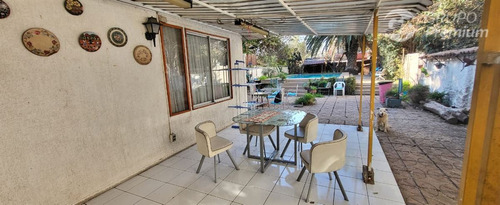 Casa En Venta De 4 Dorm. En La Cisterna