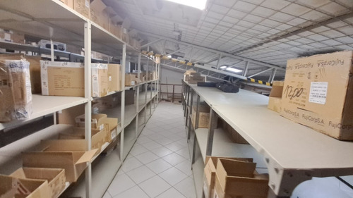Bodega Con Dos Amplias Oficinas Excelente Ubicación