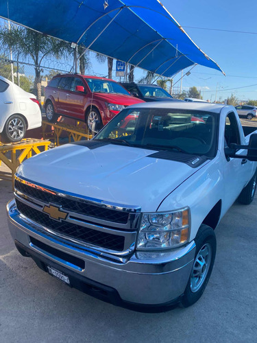 Chevrolet Silverado Silverado V8