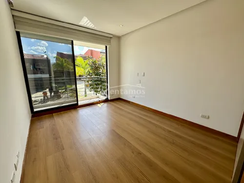 Casa En Arriendo En Loma Del Atravesado. Cod A776184