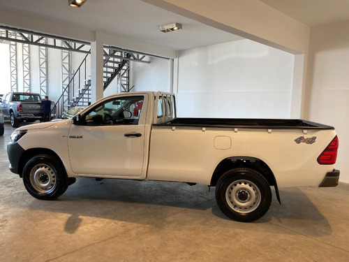 Imagen 8 de 14 de Toyota Hilux Dx 2.4 Tdi 4x4 Cs Vehiculosdeloeste