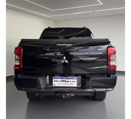 Mitsubishi L200 Triton 2.4 16V TURBO DIESEL SPORT HPE-S CD 4P 4X4 AUTOMÁTICO