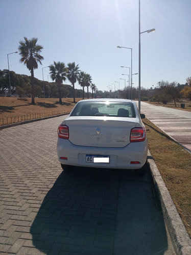 Imagen 7 de 15 de Renault Logan 2018 Con 7500 Km Impecable