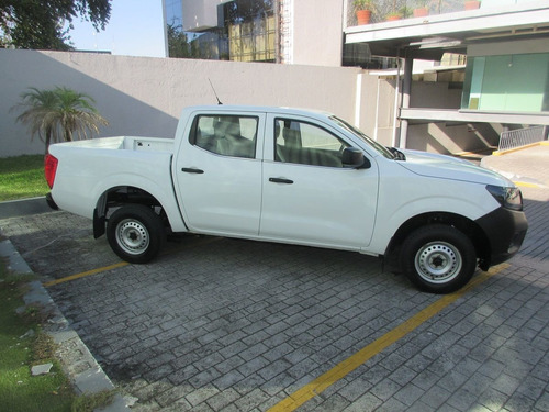Imagen 6 de 11 de Nissan Np300 2018 2.5 Doble Cabina S Pack Seg Mt