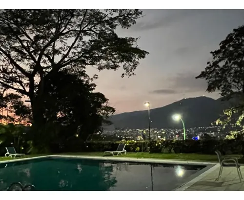Apartamento En Venta En Lomas De Santa Rosa De Lima Con Vista Al Ávila