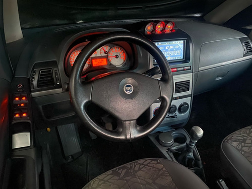 Fiat Idea 1.8 MPI ADVENTURE 8V FLEX 4P MANUAL