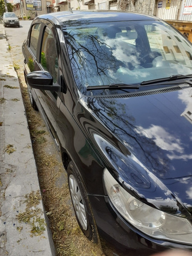 Imagem 9 de 15 de Volkswagen Voyage 2012 1.0 Vht Trend Total Flex 4p