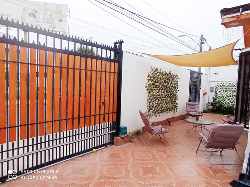 Casa En Venta, 5 Estacionamientos, El Parrón. (93659)