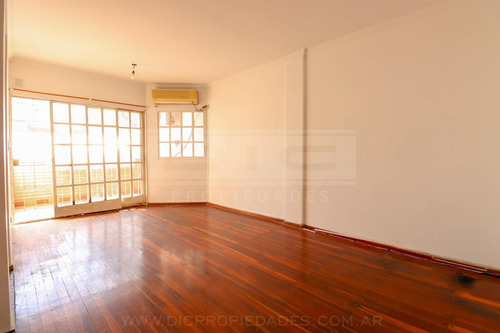 Departamento 3 Dormitorios Venta - Olivos