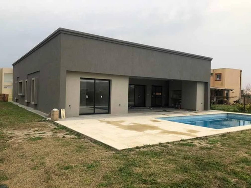 Imagen 1 de 14 de Hermosa Casa En El Canton Puerto!