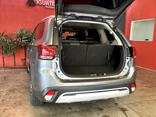 Mitsubishi Outlander 3.0 MIVEC V6 GASOLINA HPE-S AWD AUTOMÁTICO