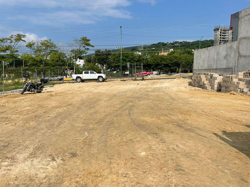 Se Renta Terreno En Libramiento Norte Poniente Junto A Oxxo.