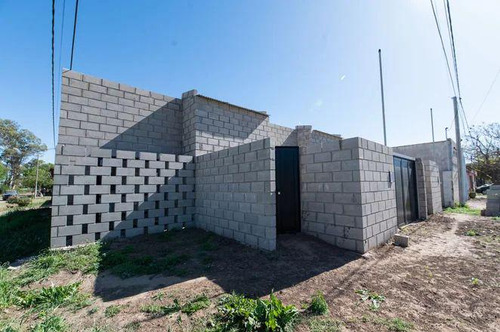 Departamento En Venta - 2 Dormitorios 1 Baño - Cochera - 95mts2 - Venado Tuerto, Santa Fe