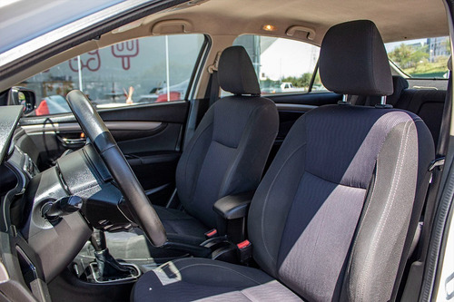 Imagen 6 de 8 de Suzuki Ciaz Glx 2016